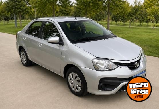 Autos - Toyota 2017 - XS 6 MT 2017 Nafta 210000Km - En Venta