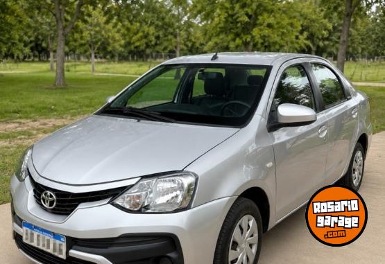 Autos - Toyota 2017 - XS 6 MT 2017 Nafta 210000Km - En Venta