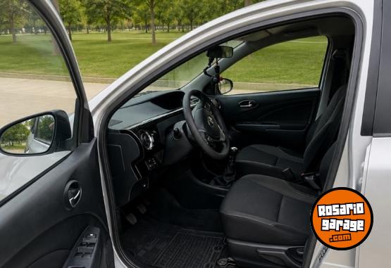 Autos - Toyota 2017 - XS 6 MT 2017 Nafta 210000Km - En Venta