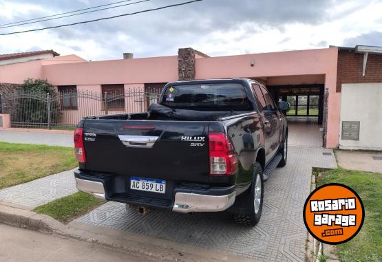 Camionetas - Toyota Hilux 2019 Diesel 137000Km - En Venta