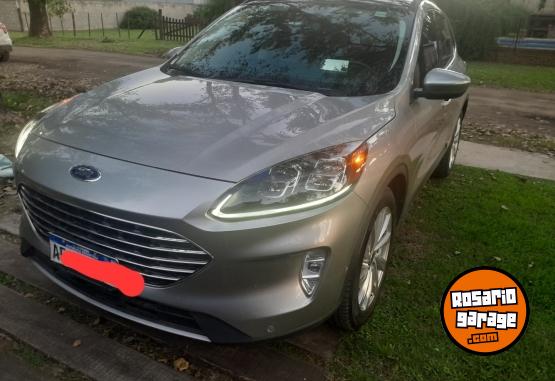 Camionetas - Ford KUGA TITANIUN HÍBRIDA 2022 Electrico / Hibrido 74000Km - En Venta