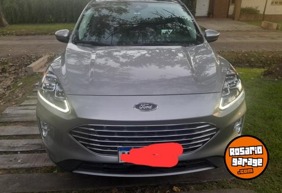 Camionetas - Ford KUGA TITANIUN HÍBRIDA 2022 Electrico / Hibrido 74000Km - En Venta