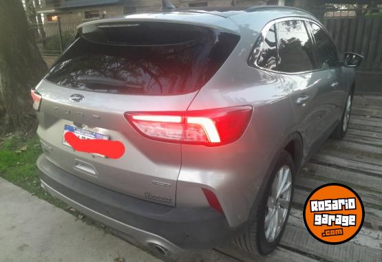 Camionetas - Ford KUGA TITANIUN HÍBRIDA 2022 Electrico / Hibrido 74000Km - En Venta