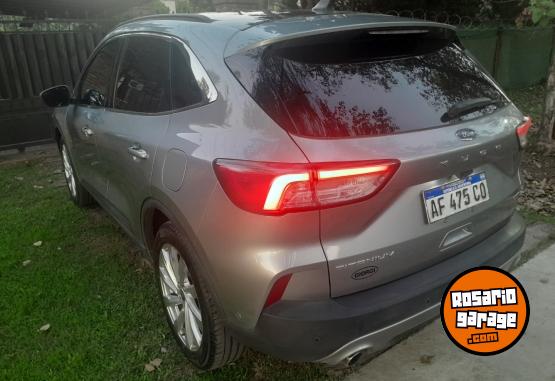 Camionetas - Ford KUGA TITANIUN HÍBRIDA 2022 Electrico / Hibrido 74000Km - En Venta
