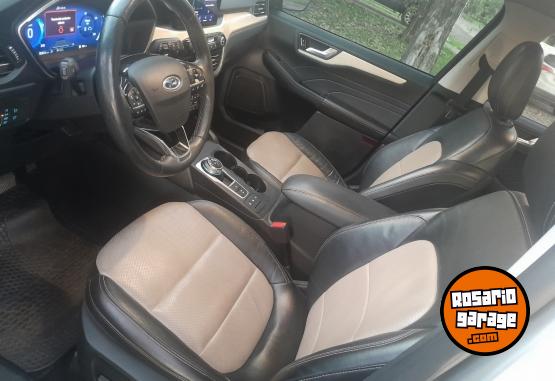 Camionetas - Ford KUGA TITANIUN HÍBRIDA 2022 Electrico / Hibrido 74000Km - En Venta