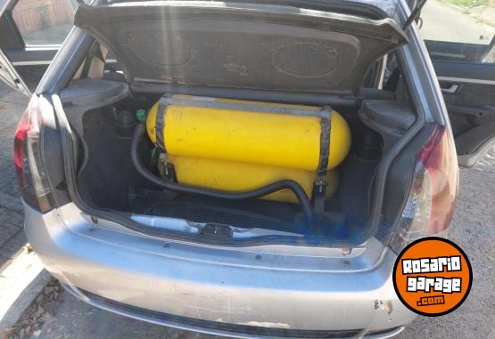 Autos - Fiat Palio HLX 1.8 2004 GNC 241000Km - En Venta