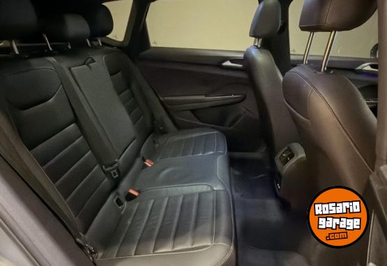 Autos - Volkswagen TAOS HIGHLINE 2025 Nafta 37000Km - En Venta