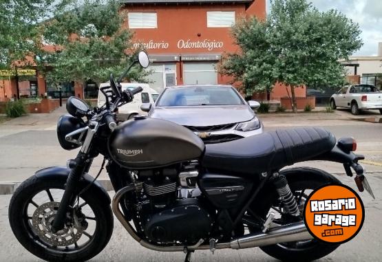 Motos - Triumph Srteet Twin 900 2022 Nafta 39000Km - En Venta