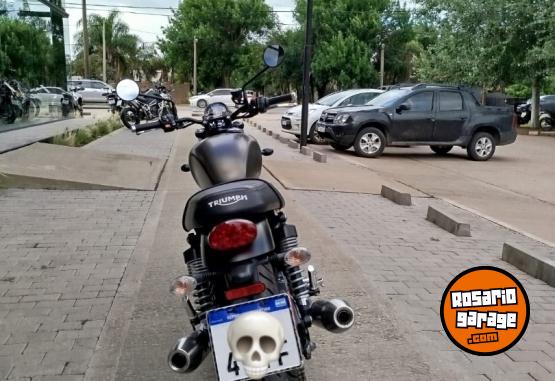 Motos - Triumph Srteet Twin 900 2022 Nafta 39000Km - En Venta