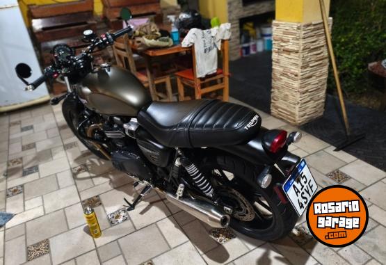 Motos - Triumph Srteet Twin 900 2022 Nafta 39000Km - En Venta