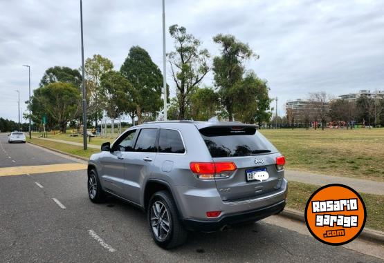 Camionetas - Jeep Grand cherokee 2017 Nafta 135000Km - En Venta