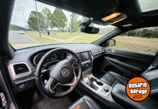 Camionetas - Jeep Grand cherokee 2017 Nafta 135000Km - En Venta