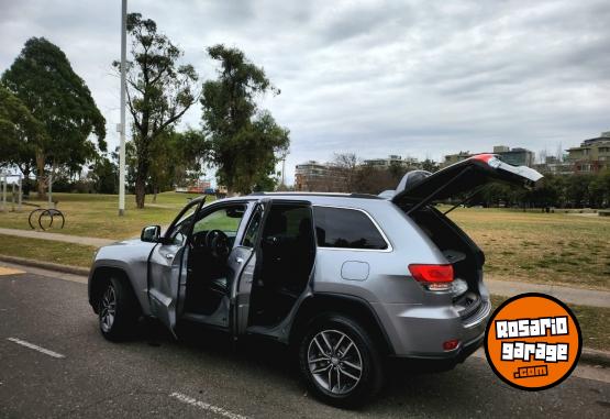 Camionetas - Jeep Grand cherokee 2017 Nafta 135000Km - En Venta