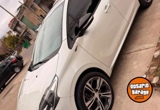 Autos - Peugeot 208 gt 2017 Nafta 98600Km - En Venta