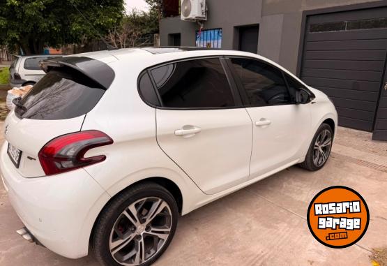 Autos - Peugeot 208 gt 2017 Nafta 98600Km - En Venta