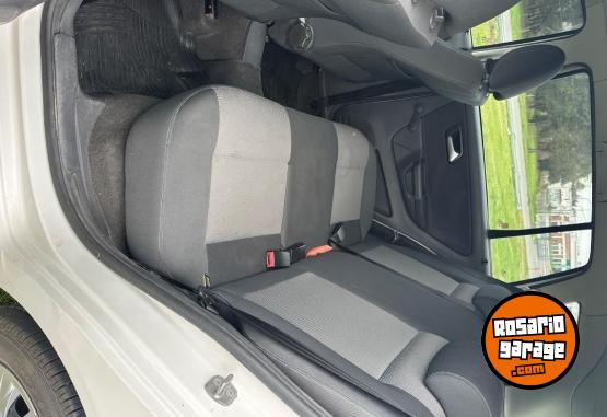 Autos - Volkswagen Suran 2012 Nafta 135000Km - En Venta