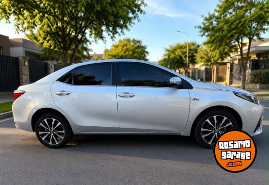 Autos - Toyota 1.8 SEG 2017 Nafta 92800Km - En Venta