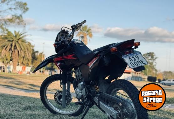 Motos - Honda Xr tornado 250 2023 Nafta 11000Km - En Venta