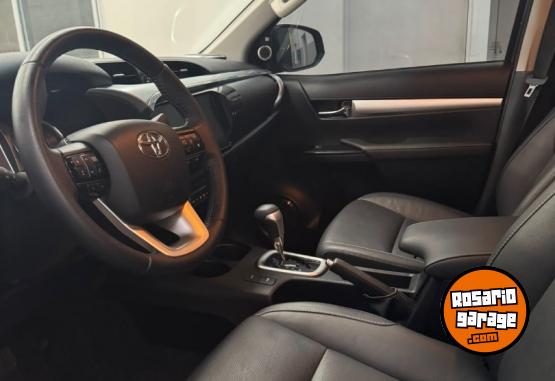 Camionetas - Toyota Hilux 2025 Diesel 21000Km - En Venta