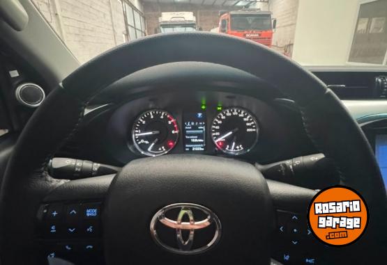 Camionetas - Toyota Hilux 2025 Diesel 21000Km - En Venta