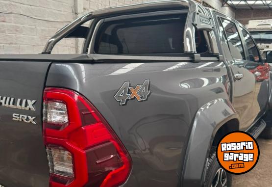 Camionetas - Toyota Hilux 2025 Diesel 21000Km - En Venta