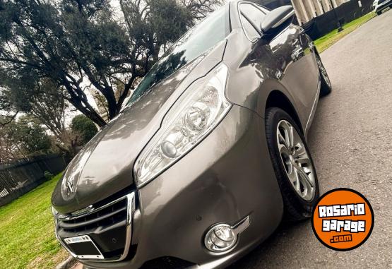 Autos - Peugeot 208 2015 Nafta 79379Km - En Venta