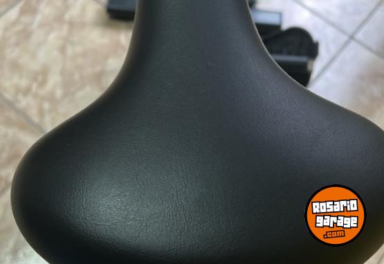 Deportes - Bicicleta Fija Spinning 150kg Reforzada Dakota Bluetooth 6kg Color Negro - En Venta