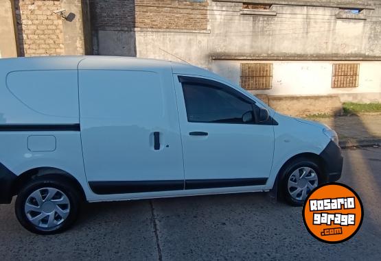 Utilitarios - Renault Kangoo 2019 GNC 154000Km - En Venta