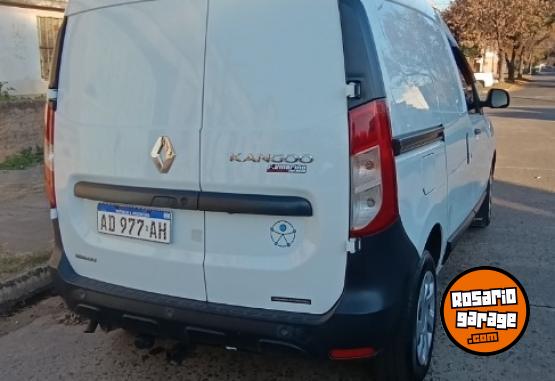Utilitarios - Renault Kangoo 2019 GNC 154000Km - En Venta