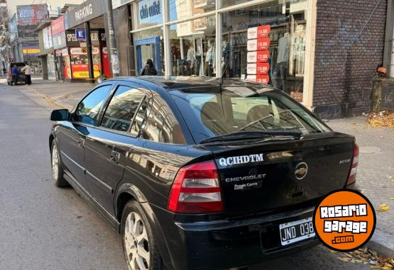 Autos - Chevrolet GLS 2.0 2011 Nafta 80000Km - En Venta