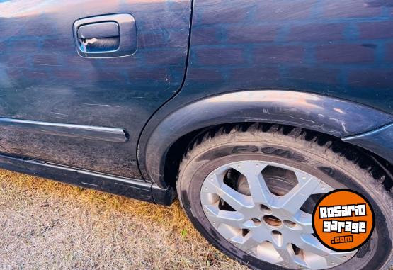 Autos - Chevrolet GLS 2.0 2011 Nafta 80000Km - En Venta