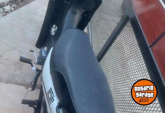Motos - Guerrero Trip 2023 Nafta 5000Km - En Venta