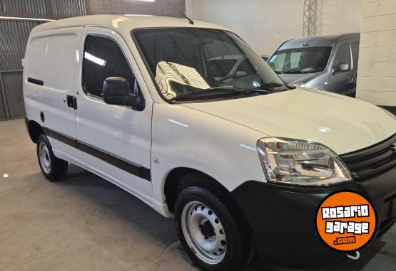 Utilitarios - Peugeot Partner furgon 2025 Diesel 11000Km - En Venta