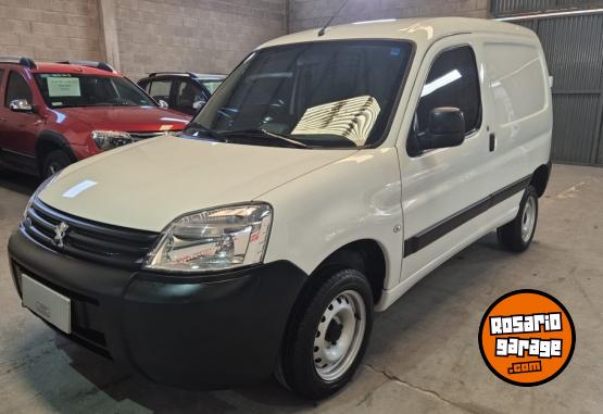 Utilitarios - Peugeot Partner furgon 2025 Diesel 11000Km - En Venta