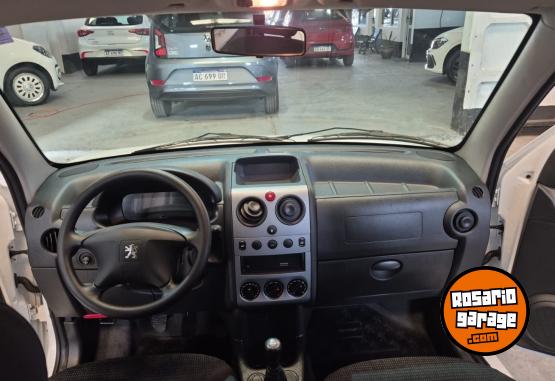 Utilitarios - Peugeot Partner furgon 2025 Diesel 11000Km - En Venta