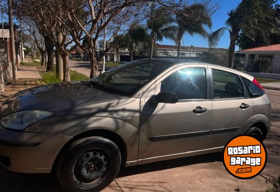 Autos - Ford Focus ambiente 2005 Nafta 208000Km - En Venta