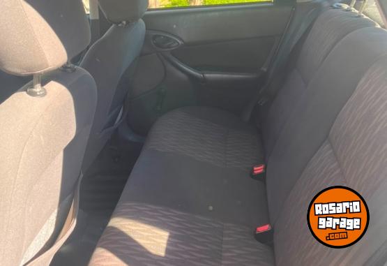 Autos - Ford Focus ambiente 2005 Nafta 208000Km - En Venta