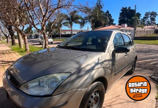 Autos - Ford Focus ambiente 2005 Nafta 208000Km - En Venta