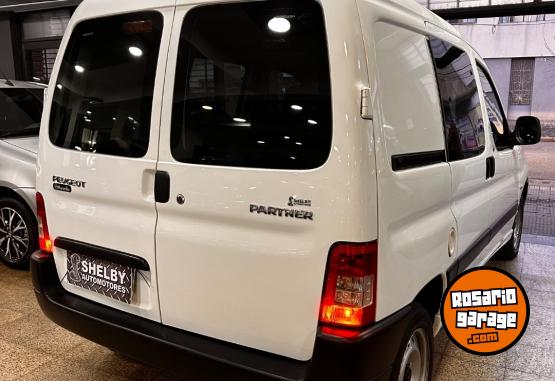 Utilitarios - Peugeot Partner 2021 Diesel 120000Km - En Venta
