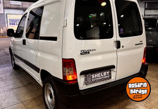 Utilitarios - Peugeot Partner 2021 Diesel 120000Km - En Venta