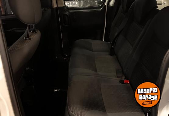 Utilitarios - Peugeot Partner 2021 Diesel 120000Km - En Venta