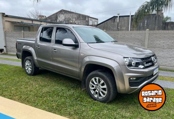 Camionetas - Volkswagen amarok confortline V6 2023 Diesel 73000Km - En Venta