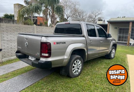 Camionetas - Volkswagen amarok confortline V6 2023 Diesel 73000Km - En Venta
