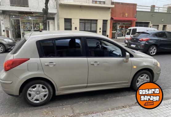 Autos - Nissan Tiida 2011 Nafta 281000Km - En Venta