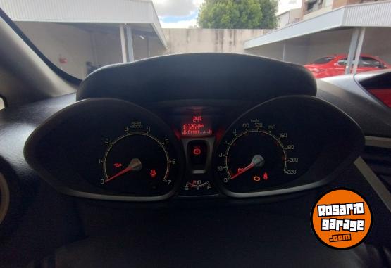 Autos - Ford Fiesta KD Titanium 2013 Nafta 166000Km - En Venta