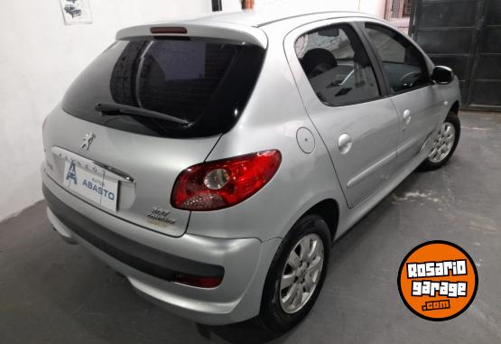 Autos - Peugeot 207 2010 Nafta 126000Km - En Venta