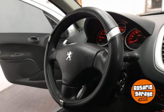 Autos - Peugeot 207 2010 Nafta 126000Km - En Venta