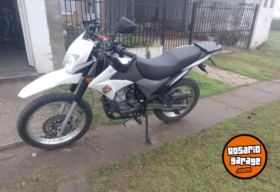 Motos - Zanella Zr 250 2021 Nafta 5000Km - En Venta