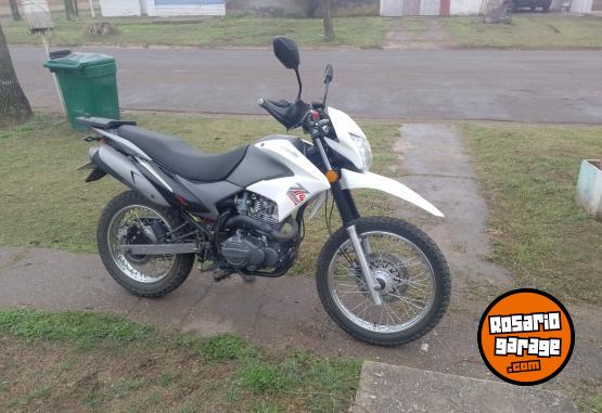 Motos - Zanella Zr 250 2021 Nafta 5000Km - En Venta
