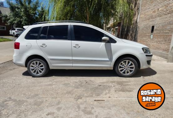 Autos - Volkswagen SURAN 2013 Nafta 130000Km - En Venta